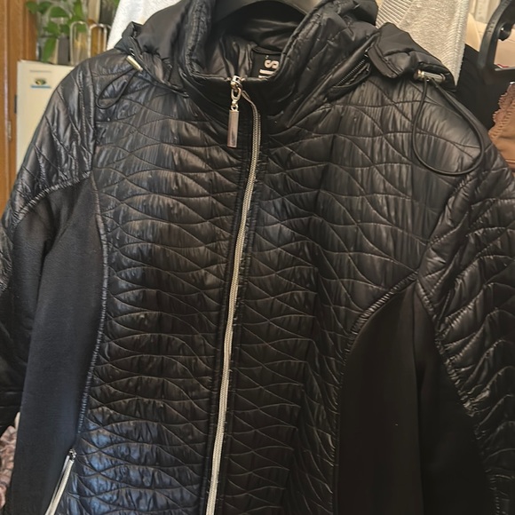 Details quilted Black Winter Jacket - Picture 1 of 7